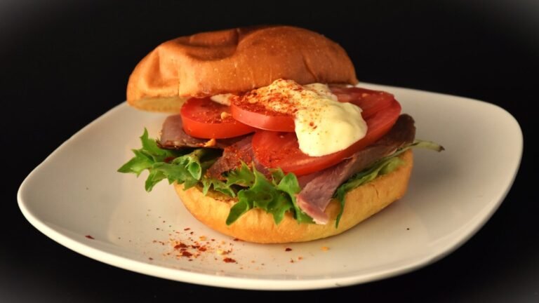 Tomate, rúcula y huevo